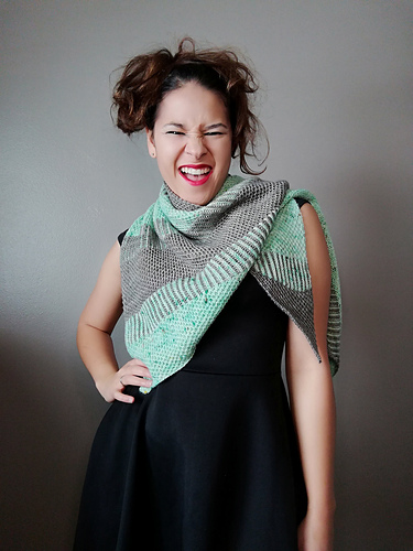 Two color brioche contrasts with the hexagon stitch in this triangle shaped shawl